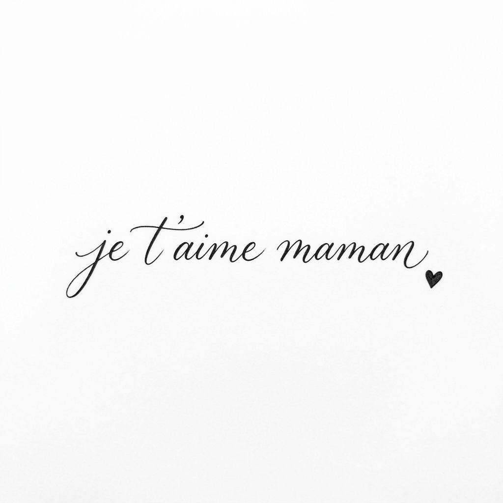 idée tatouage maman lettrage je t aime maman, design sur fond blanc