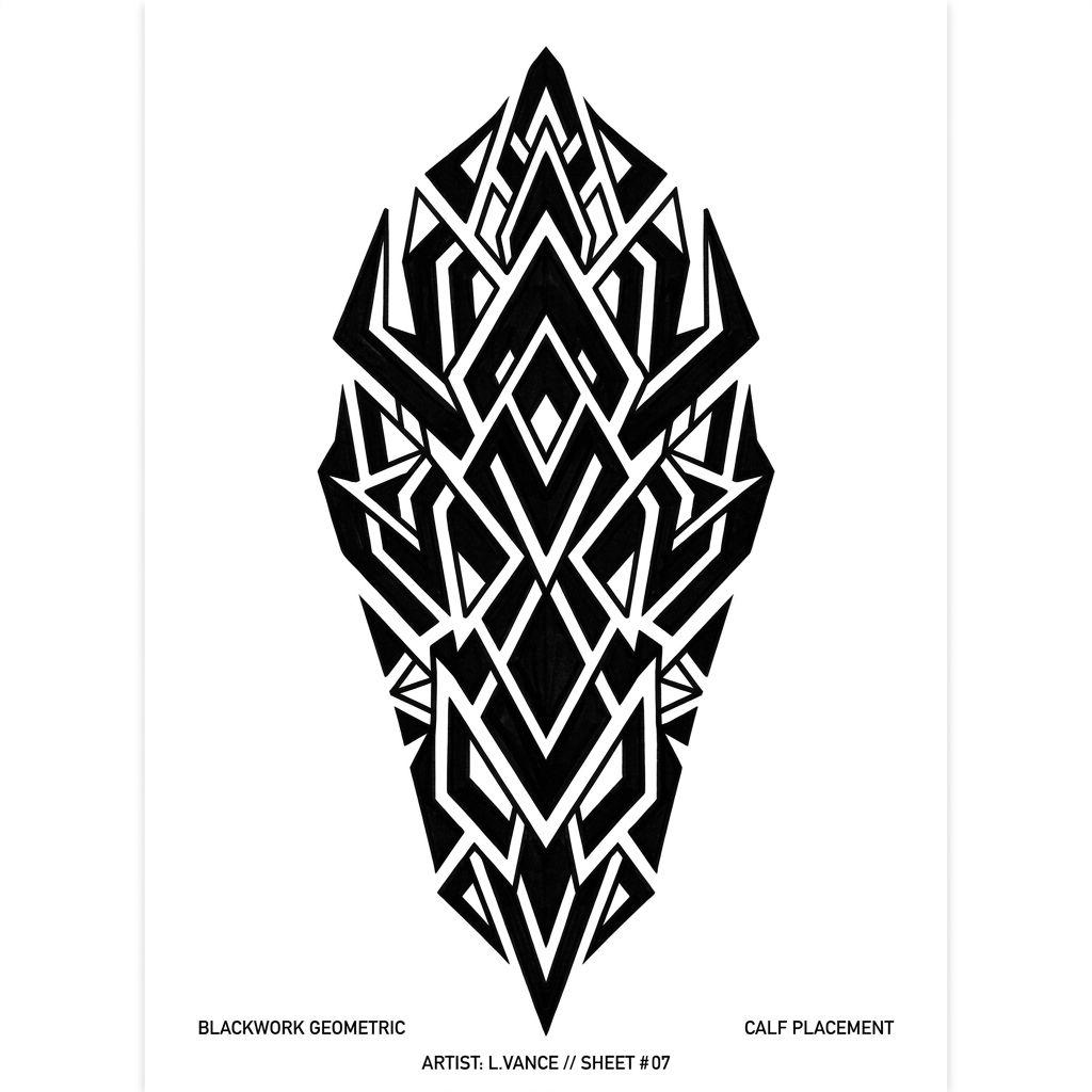 idée tatouage mollet composition blackwork, design sur fond blanc